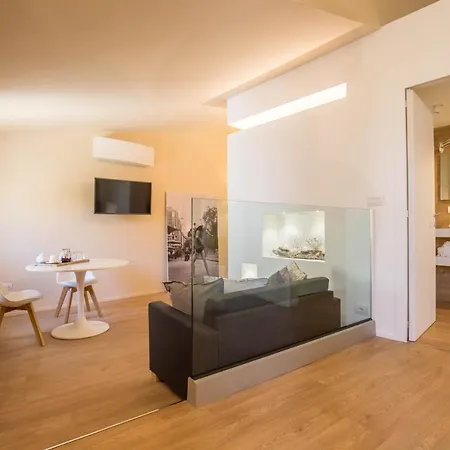 1137 Hotel *