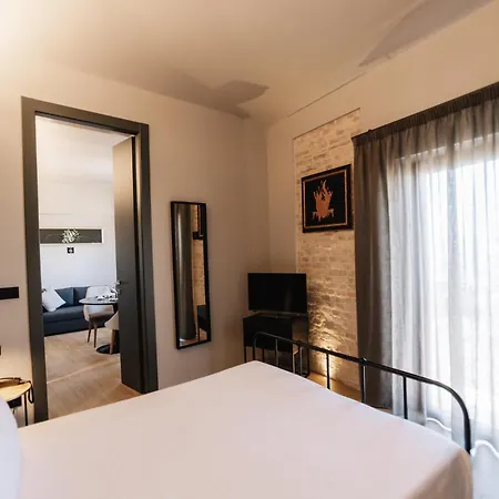 1137 Hotel *