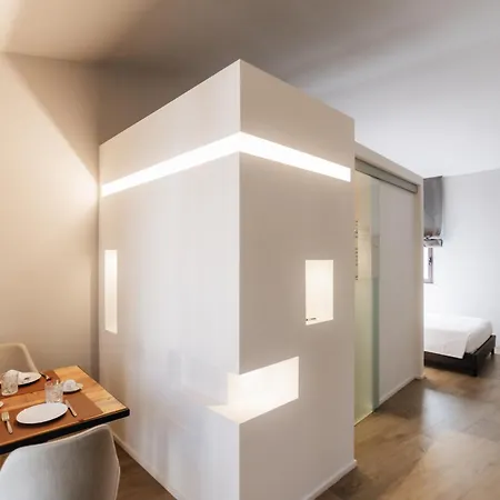 Hotel 1137 *