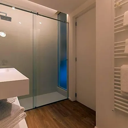 1137 Hotel *